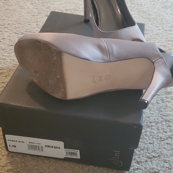 Glint 'Chazz' Pewter Satin Pump - Picture 4 of 8